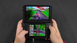 Retroid Pocket Duo Lite показали в действии: на двухэкранной раскладушке запустили Mario Kart 7