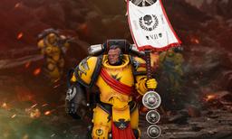 JoyToy представила фигурку вестника-консула «Имперских Кулаков» из Warhammer: The Horus Heresy