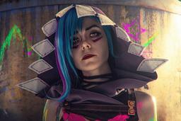 Cosplayer Appears as Jinx from "Arcane" Series: The Mad and Lonely Child of the Undercity