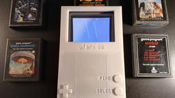 Modder construyó una versión portátil de la consola Atari 2600 con pantalla CRT incorporada