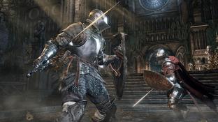 Поклонника Dark Souls 3 обливает бутафорской кровью каждый раз, когда он получает повреждения в игре