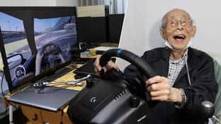Бывший таксист в 93 года продолжает водить автомобиль в Forza Motorsport 7