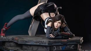 Тифа из Final Fantasy VII Remake в экзотической позе, или как китайцы наживаются на бренде Square Enix