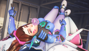 Фанаты Overwatch 2 пришли на турнир, чтобы призвать Blizzard вернуть лутбоксы и занерфить цены во внутриигровом магазине