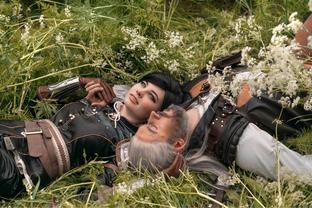 Сладкая парочка: фанаты показали косплей Сианны и Геральта из игры «Ведьмак 3: Дикая Охота»
