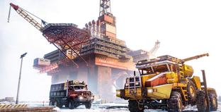 SnowRunner получила 15-ый сезон Oil & Dirt с Канадой, новым трактором и внедорожником