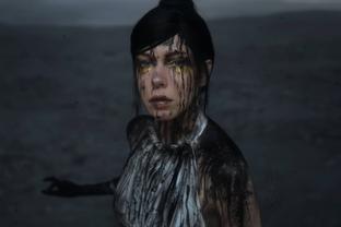 Таинственная девушка: фанатка показала косплей Tomorrow из игры Death Stranding 2: On the Beach
