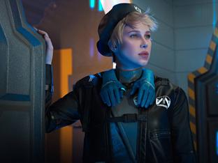 «Мы все связаны друг с другом»: фанатка показала косплей Фрэджайл из Death Stranding 2: On the Beach
