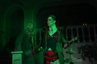 Мастер-некромант: косплеер превратился в Эммрика Волькарина из Dragon Age: The Veilguard