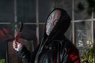 «Имя мне Легион, ибо нас много»: косплеер превратился в Фрэнка Моррисона из Dead By Daylight