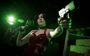 Шпионка в красном: модель показала косплей Ады Вонг из Resident Evil 4
