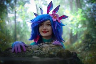 Любопытный хамелеон: косплеерша воплотила образ Нико из League of Legends