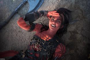 Косплеер показала Карлах из Baldur's Gate 3 — воительницу с пылающей душой