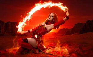 Косплеер воплотила образ Лины из Dota 2 — огненной волшебницы с пылающей душой