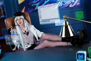 Косплеер показала Нигилюксу из Honkai: Star Rail — бывшего главного редактора «Шерстяного еженедельника» 