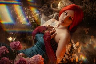 Косплеер представила Трисс из The Witcher 3: Wild Hunt на бале-маскараде в поместье Вегельбудов