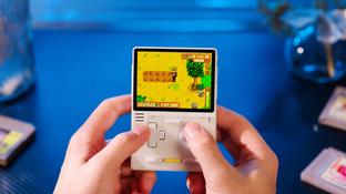 Команда Ayaneo сыграла на портативной консоли Konkr Pocket Block в Stardew Valley