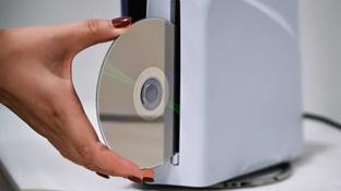 Моддер научил PS5 запускать игры с дисков PS2 – на очереди обратная совместимость с PS3
