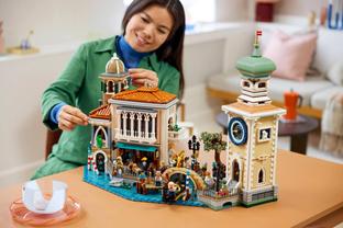 В ноябре выйдет LEGO-набор «Венецианский квартал»: кусочек города на воде из кубиков