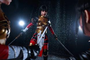(18+) Una cosplayer recrea la batalla de Kibellah contra sus clones de Warhammer 40,000: Rogue Trader