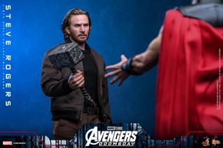 Права на изображения принадлежат Marvel и Hot Toys