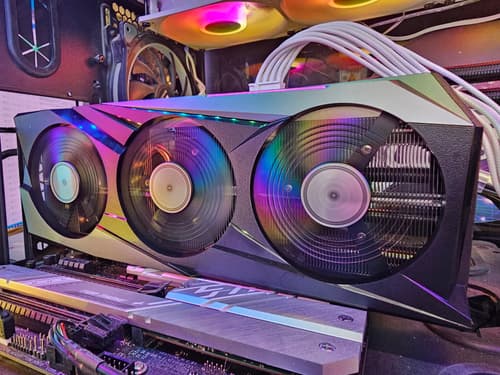 AMD Radeon RX 7600 (8 ГБ)