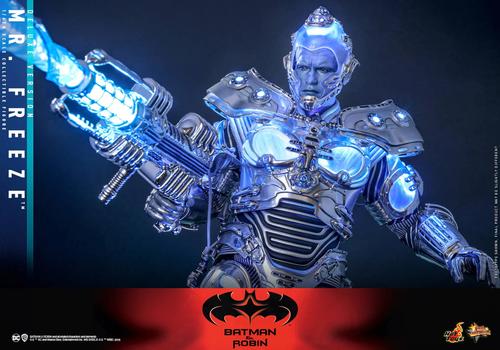 Права на изображения принадлежат DC, Warner Bros. Entertainment Inc. и Hot Toys