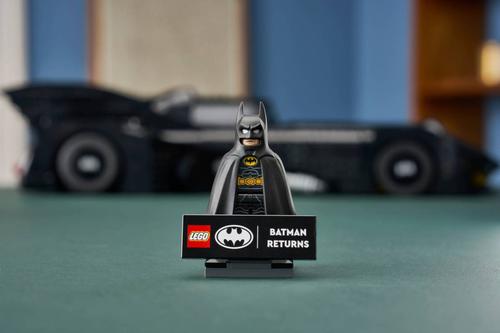 Image rights belong to Warner Bros. Entertainment, DC Comics, and LEGO Group