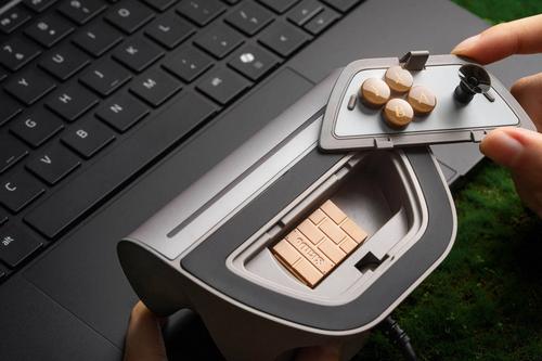 Pro 3 Bluetooth — images rights belong to Crystal Dynamics, Embracer Group, and 8BitDo