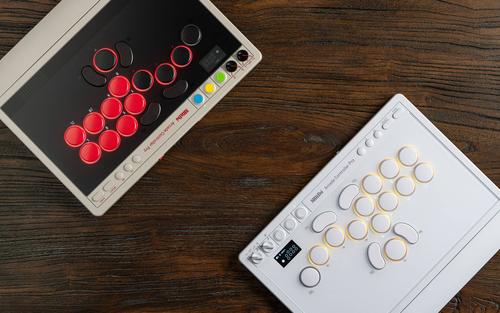 Права на изображения принадлежат компании 8BitDo