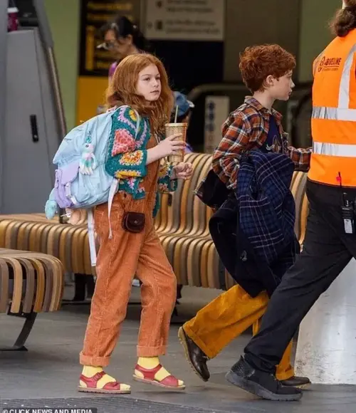 Gracie Cochrane (Ginny) y Alastair Stout (Ron)