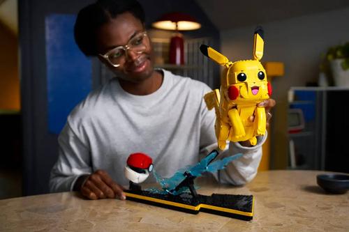 Los derechos de las imágenes pertenecen a LEGO Group y The Pokémon Company