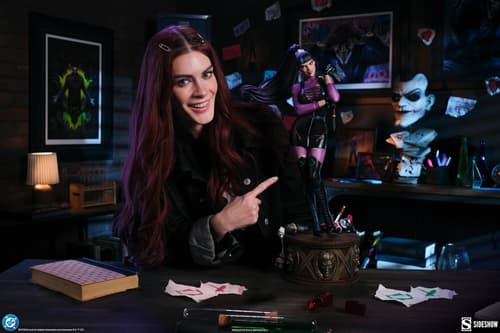Права на изображения принадлежат Warner Bros. Entertainment Inc., DC и Sideshow Collectibles