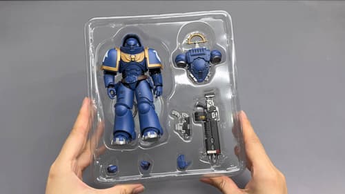 Los derechos de las imágenes pertenecen a JoyToy y Games Workshop
