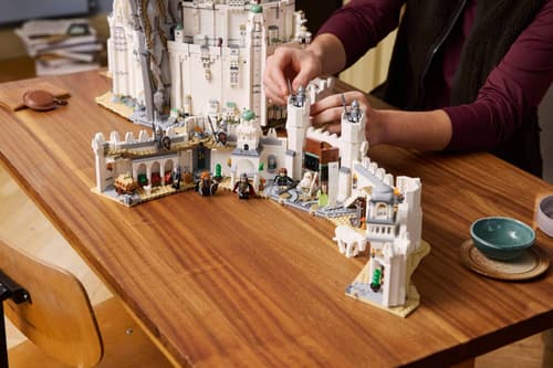 

Права на изображения принадлежат LEGO Group и Warner Bros.

