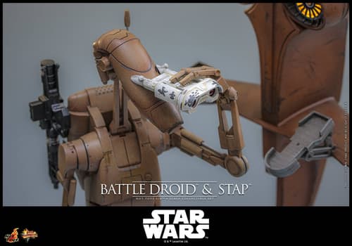 Права на изображения принадлежат Lucasfilm и Hot Toys