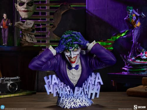 Image rights belong to DC, Warner Bros. Entertainment Inc., and Sideshow Collectibles