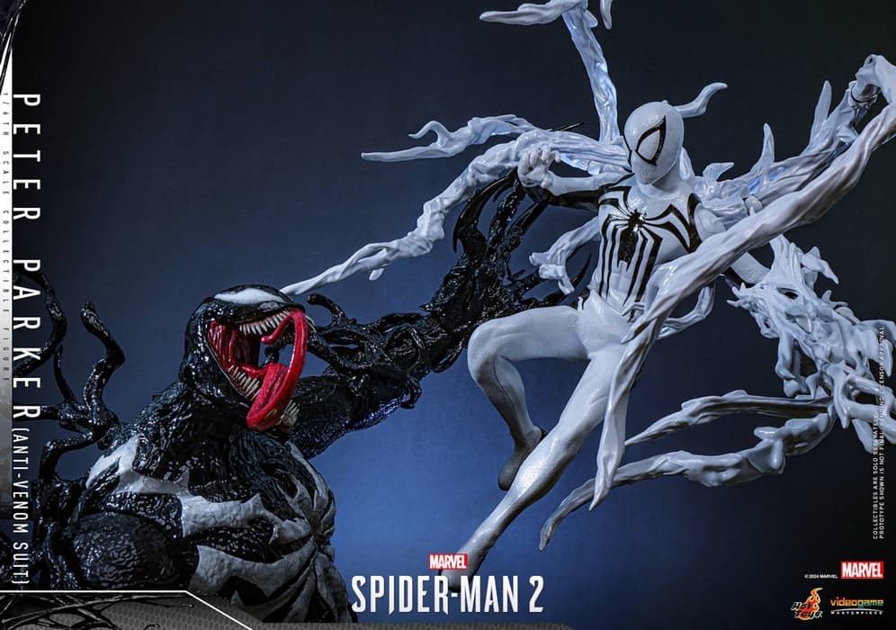 Права на изображения принадлежат Marvel и Hot Toys
