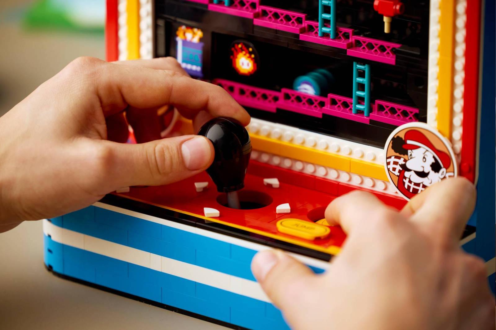 Права на изображения принадлежат Nintendo и LEGO Group